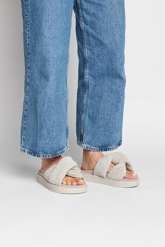 Inuikii klapki zamszowe Soft Crossed Suede 1004.003.0401.030