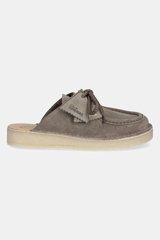 Clarks Originals ciabatte slide in camoscio Desert Nomad 26180181 grigio SS25