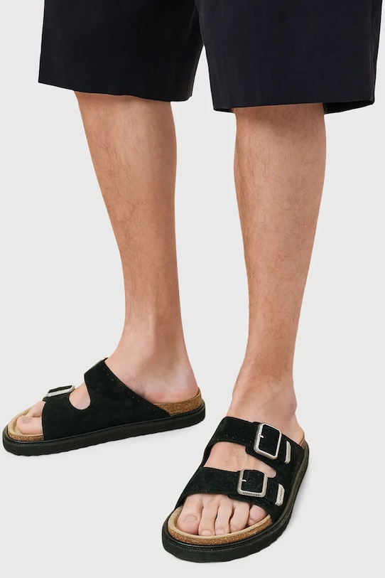 Semišové pantofle AllSaints Randal Sandal M002FC.BLK