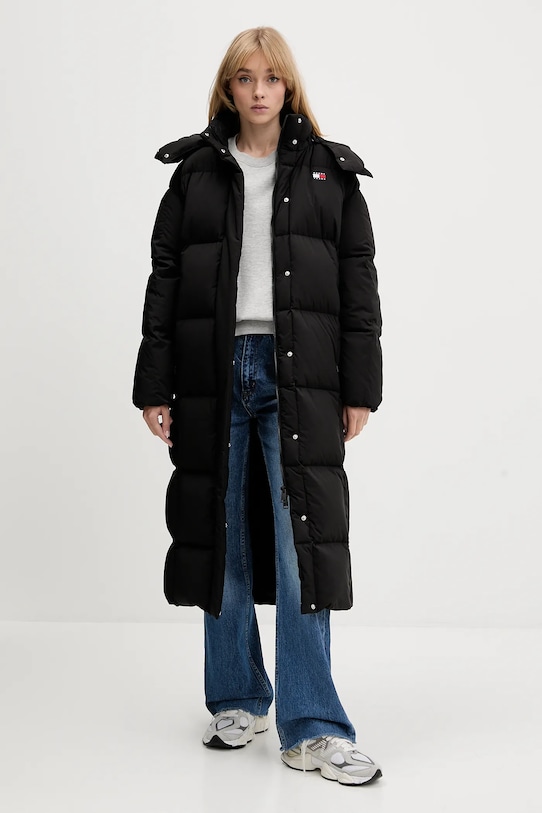 Μπουφάν με επένδυση από πούπουλα Tommy Jeans άλλο μαύρο DW0DW21977