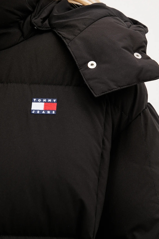Μπουφάν με επένδυση από πούπουλα Tommy Jeans DW0DW21977 μαύρο