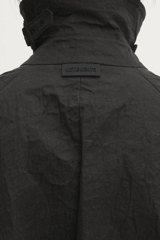 VETEMENTS trench coat Metalized Wrinkled Trenchcoat UA66CO100B