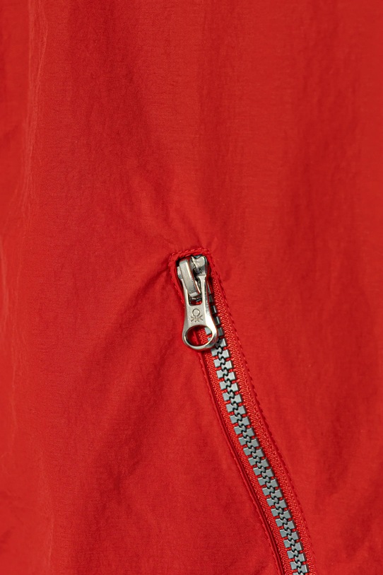 Băieți United Colors of Benetton geacă copii 2IGGCN05Z.G.Seasonal rosu