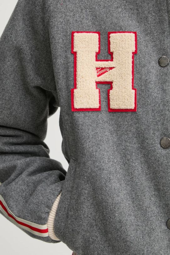 Bunda Tommy Jeans šedá DW0DW20547