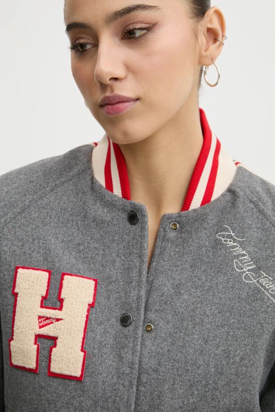 Bunda Tommy Jeans DW0DW20547 šedá