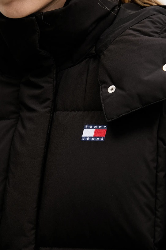Μπουφάν με επένδυση από πούπουλα Tommy Jeans DW0DW21623 μαύρο