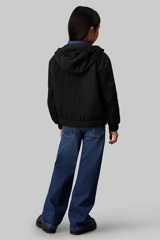 Дитяча куртка-бомбер Calvin Klein Jeans чорний IG0IG02796.128.176.PPYA