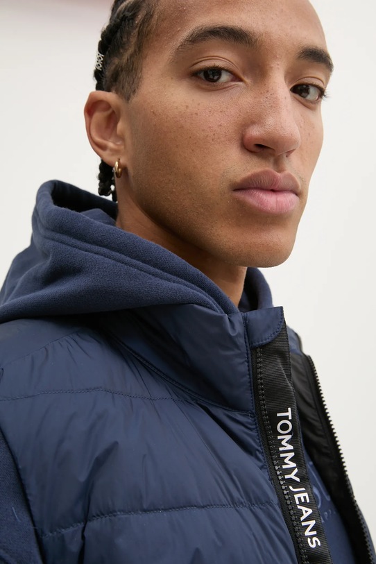 Αμάνικο από πούπουλα Tommy Jeans DM0DM20663