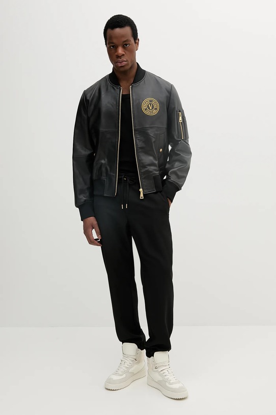 Versace Jeans Couture bőr bomberdzseki 78GAVP06.CPPS3 fekete SS25