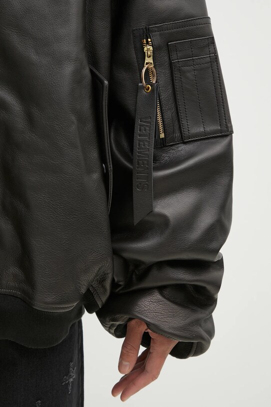 Bunda VETEMENTS Oversized Leather Bomber UA66JA200B