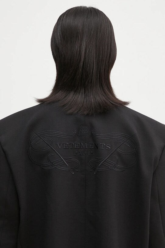 Vlnené sako VETEMENTS Logo Embroidered čierna UA65JA710B