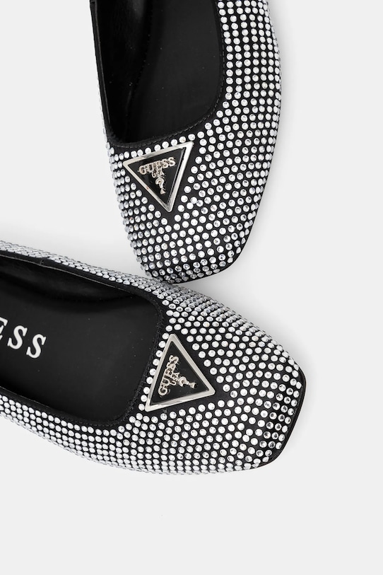 Baleríny Guess LEVVISE stříbrná FLPLVS.SAT02.BLACK