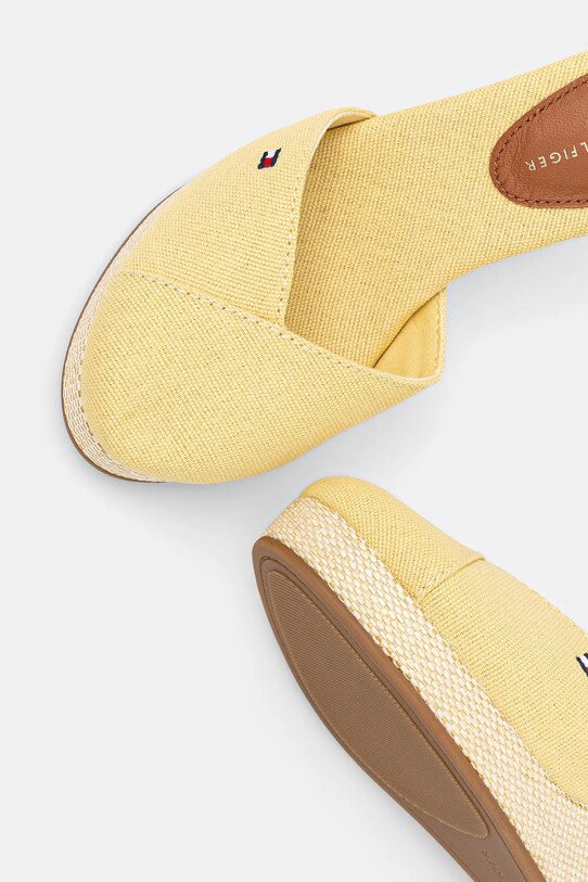 Espadrilky Tommy Hilfiger FLAG HIGH WEDGE ESPAD CLOSED TOE žlutá FW0FW08494