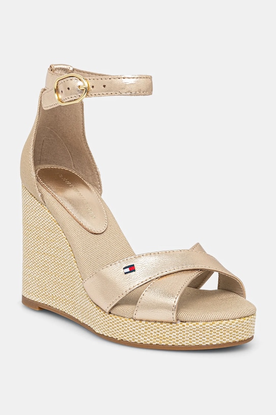 Tommy Hilfiger szandál FLAG METALLIC HIGH WEDGE ESPAD koturnus arany FW0FW08811