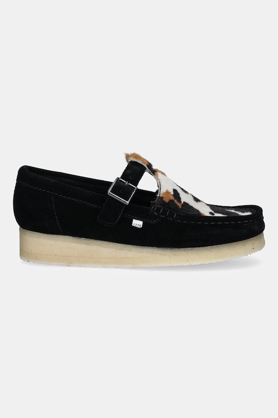 Mokasinke od brušene kože Clarks Originals Wallabee T Bar 26180686 crna SS25