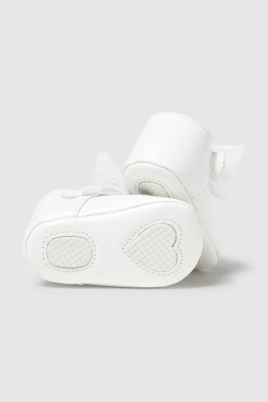Dziewczynka Mayoral Newborn buty niemowlęce 9900.2H.Newborn.PPYH biały