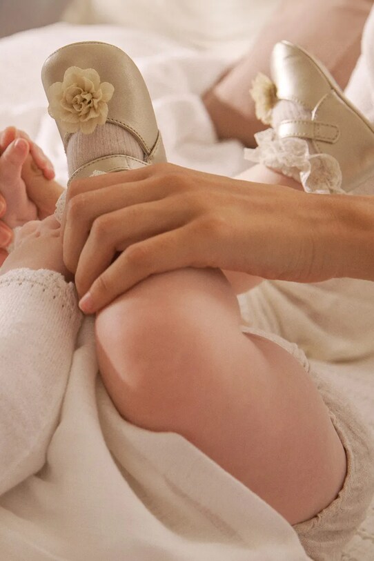 Черевики для немовля Mayoral Newborn 9902.2J.Newborn.PPYH золотий