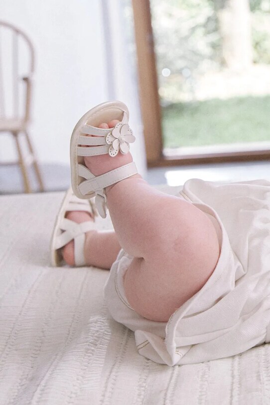 Mayoral Newborn pantofi pentru bebelusi sintetic alb 9904.2M.Newborn.PPYH