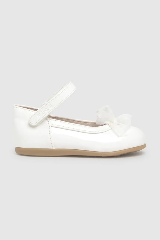 Dětské baleríny Mayoral imitace kůže bílá 41626.33A.Baby.PPYA
