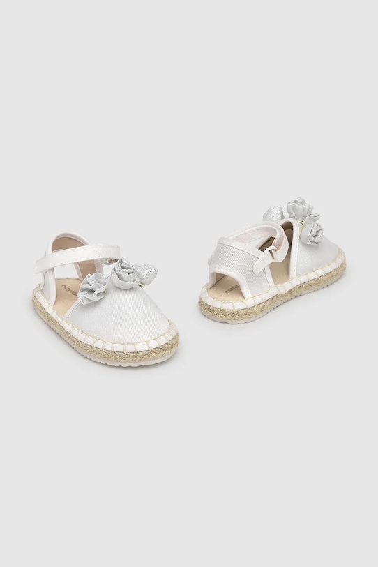 Mayoral espadryle dziecięce Produkt niemowlęcy biały 41646.45A.Baby.PPYA