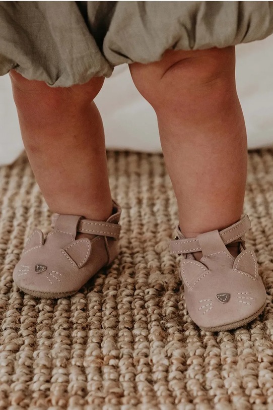 Donsje incaltaminte din piele pentru bebelusi Spark Classic Shoes Cat piele întoarsă roz 1002005