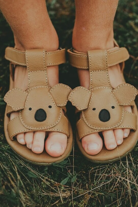 Παιδικά δερμάτινα σανδάλια Donsje Dhalo Sandals Koala Συσκευασία Δώρου καφέ 2027702.22.28
