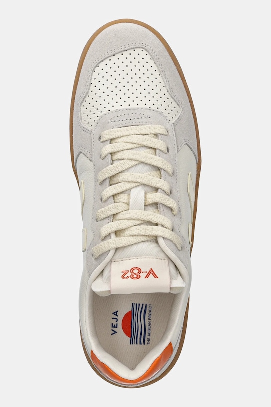 Кожени маратонки Veja V-82 бежов VE3320758B