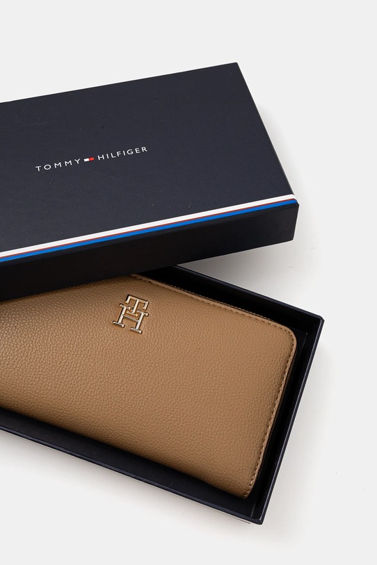 Tommy Hilfiger portfel beżowy AW0AW16927