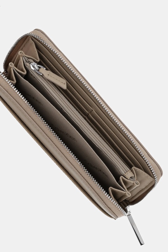 Calvin Klein portfel beżowy K60K612952