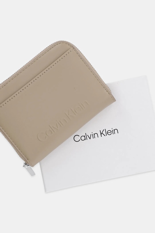 Calvin Klein portofel bej K60K612965