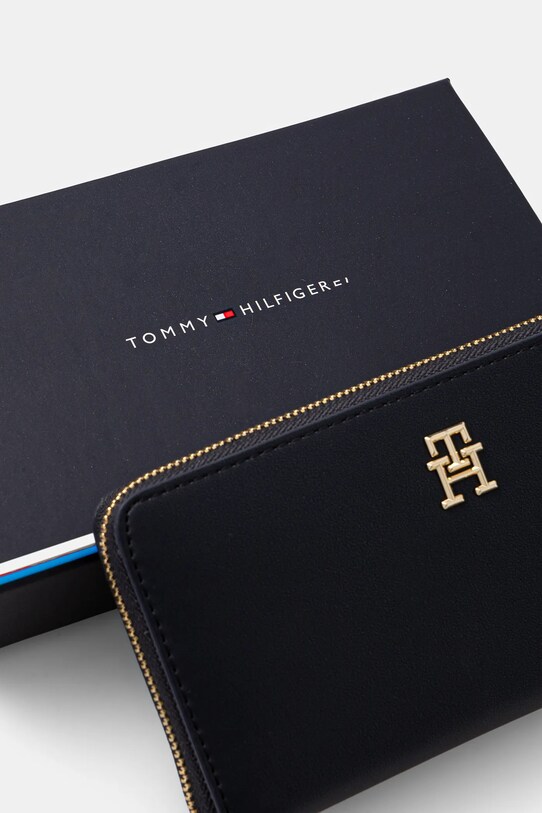 Peňaženka Tommy Hilfiger tmavomodrá AW0AW17266