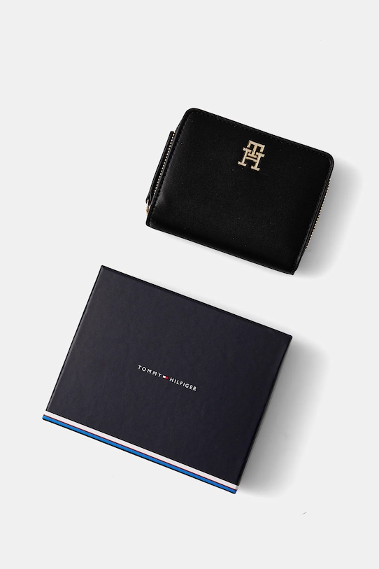 Peňaženka Tommy Hilfiger čierna AW0AW17408