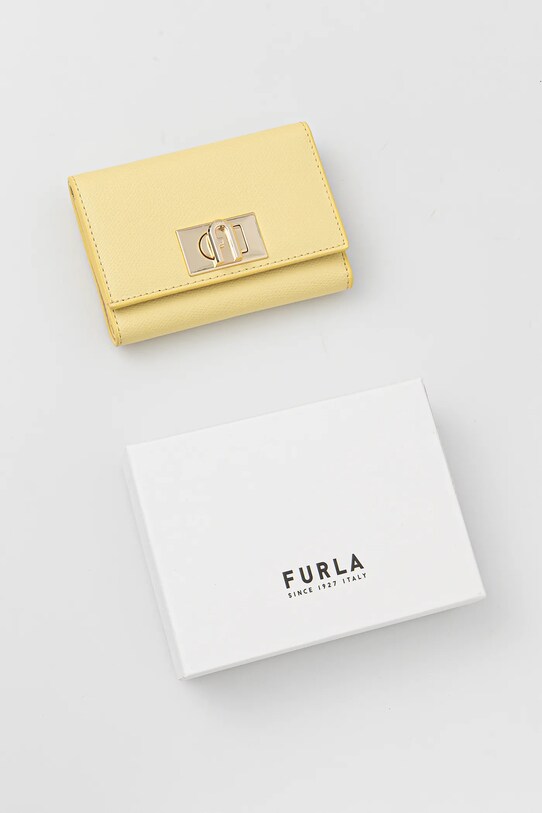 Kožená peňaženka Furla žltá WP00225.ARE000.3684S