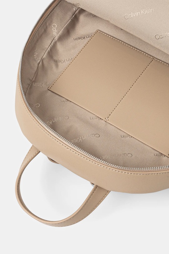 Calvin Klein hátizsák K60K613184 bézs
