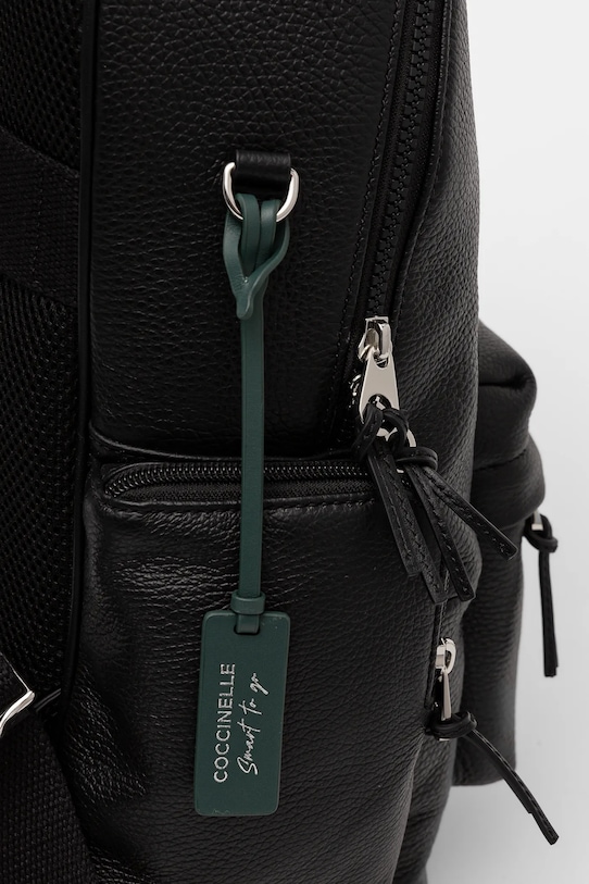 Usnjen nahrbtnik Coccinelle črna E1.MUK.84.05.01