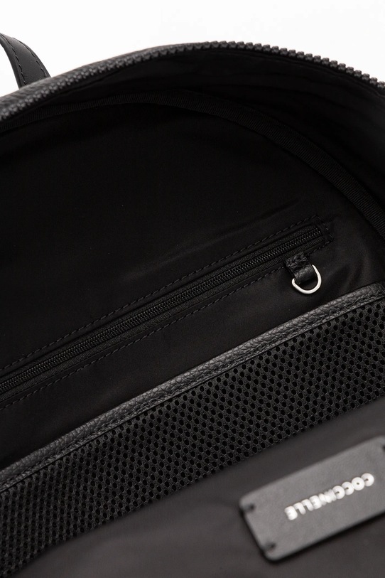 Usnjen nahrbtnik Coccinelle E1.MUK.84.05.01 črna