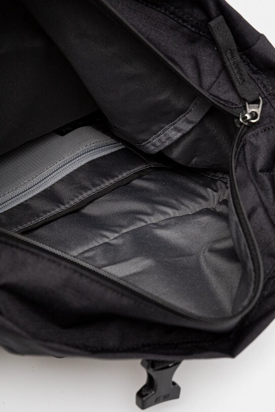 Nahrbtnik Jack Wolfskin Island A64015 črna