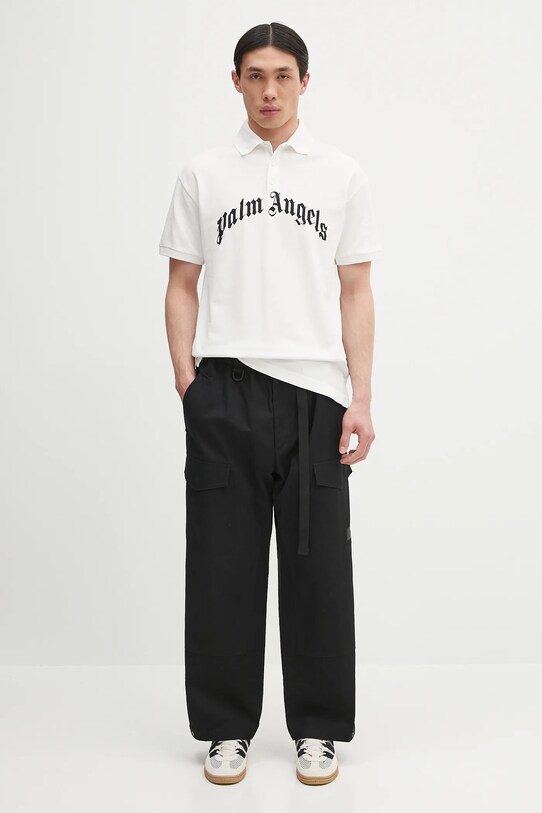 Памучна тениска с яка Palm Angels Curved Logo PMGB012S25FAB0030310 бял
