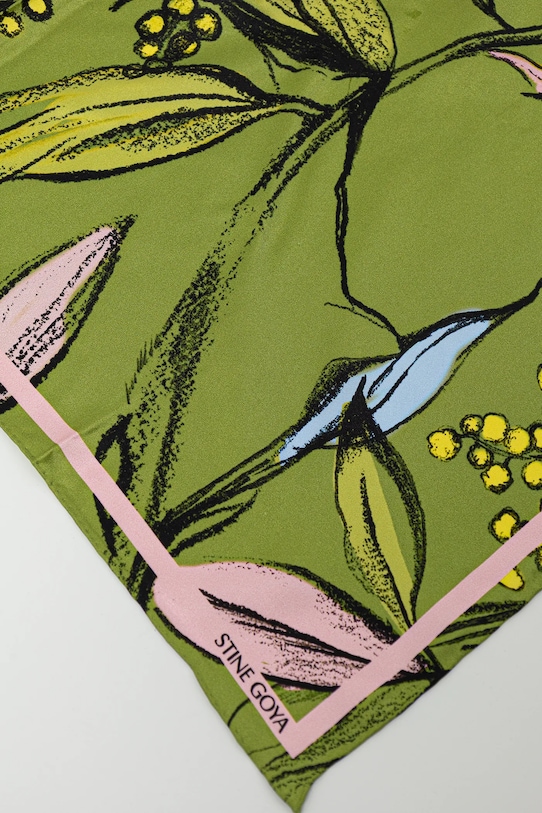 Stine Goya apaszka jedwabna SG.SS25.A010.2287 zielony SS25