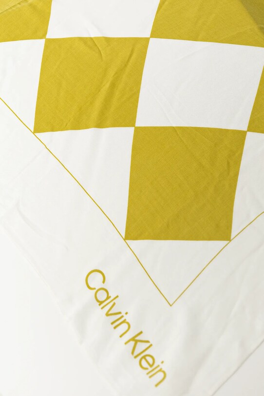 Šátek Calvin Klein K60K613232 žlutá SS25