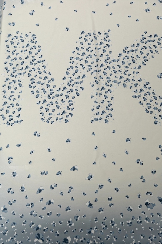 Hodvábna šatka MICHAEL Michael Kors 540207. modrá SS25