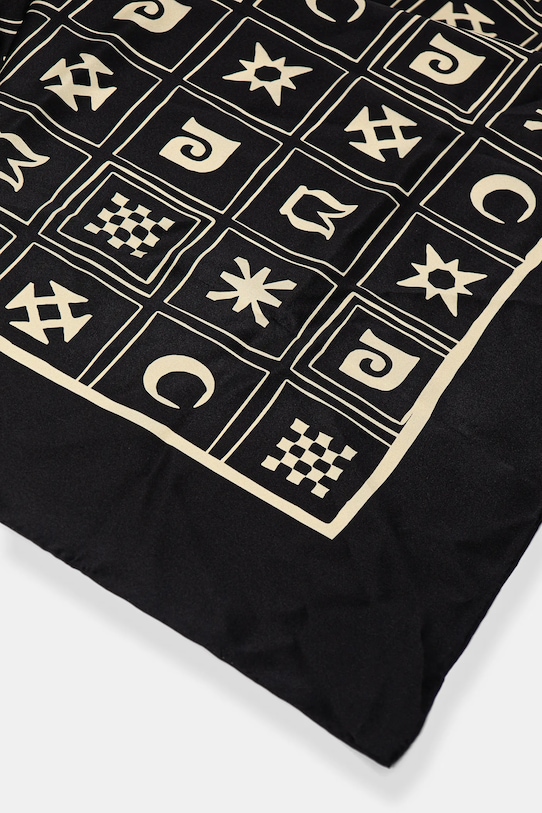 Nanushka chusta jedwabna MIANI NU24CRSC02999 czarny SS25