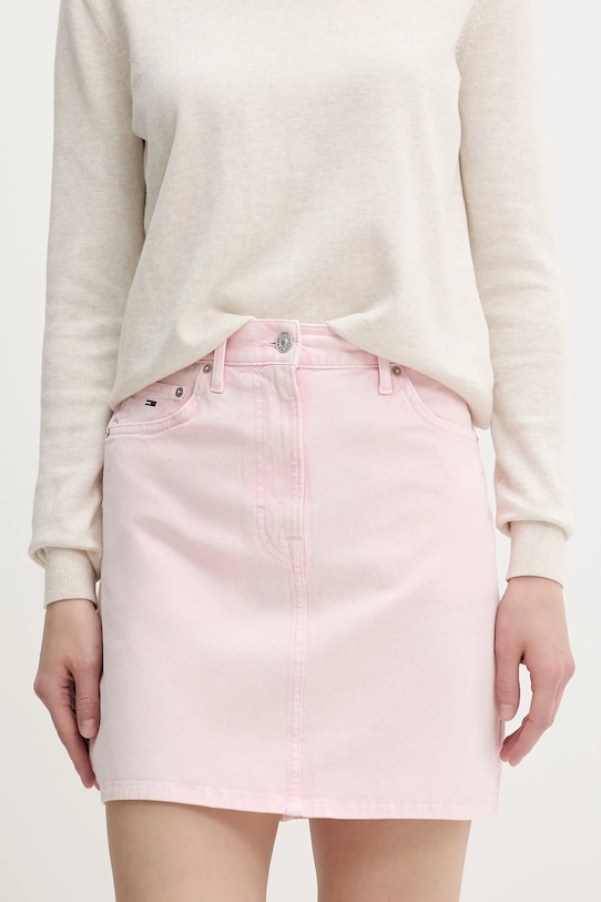 Tommy Jeans spódnica jeansowa casual różowy DW0DW20607
