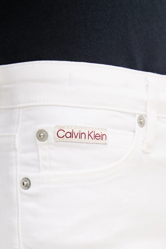 Дънки Calvin Klein Jeans бял J20J225120
