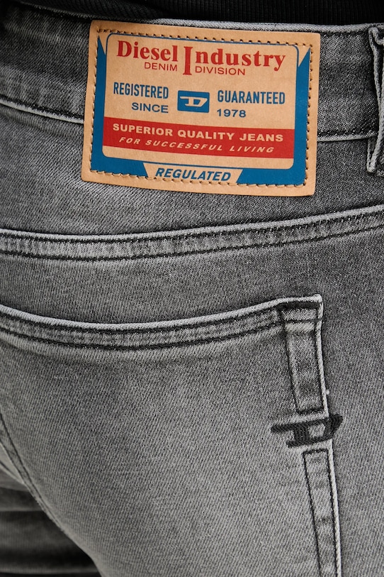 Diesel jeansy 1979 SLEENKER L.32 TROUSERS szary A03594.0BMBS