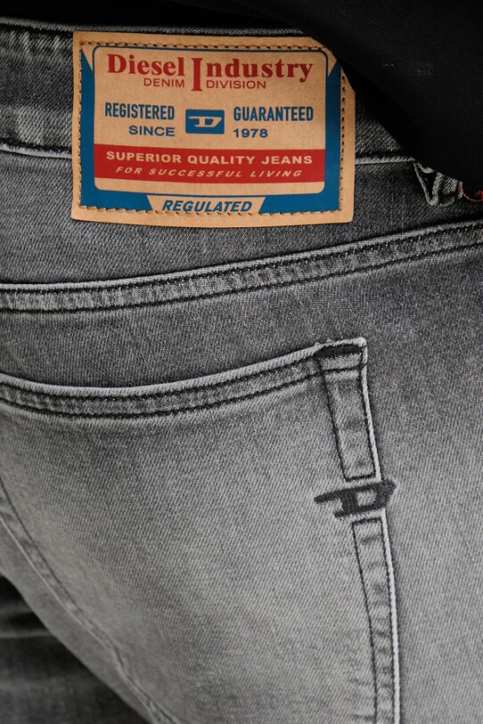 Diesel jeans 1979 SLEENKER L.34 TROUSERS gri A03596.0BMBS