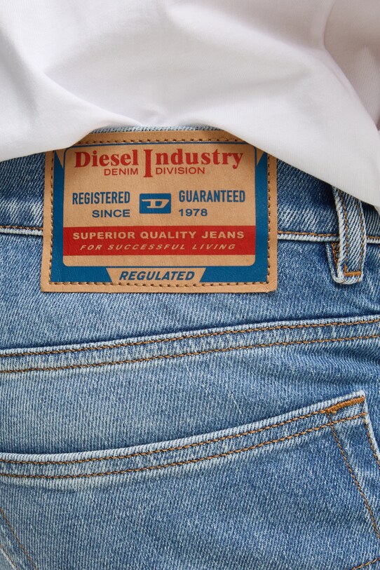 Джинси Diesel 2023 D-FINITIVE L.34 TROUSERS блакитний A10231.09L20