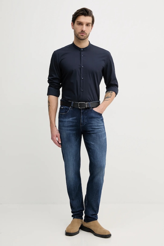 Kavbojke BOSS 50538548 mornarsko modra SS25