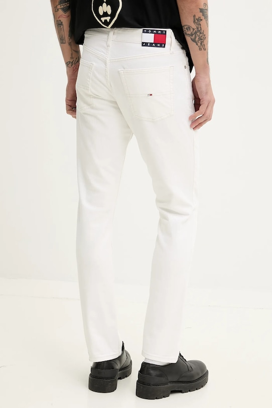Odzież Tommy Jeans jeansy DM0DM20980 biały