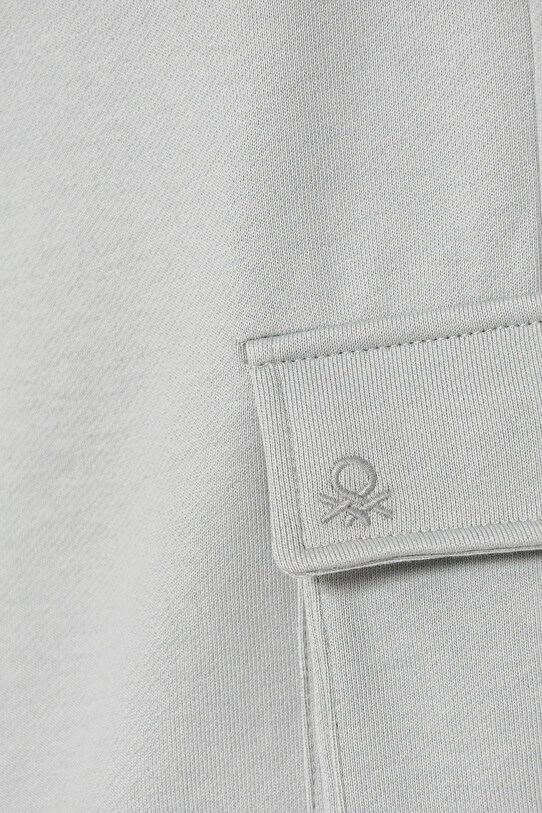 Chlapec Detské bavlnené tepláky United Colors of Benetton 3UNICF066.G.Seasonal sivá